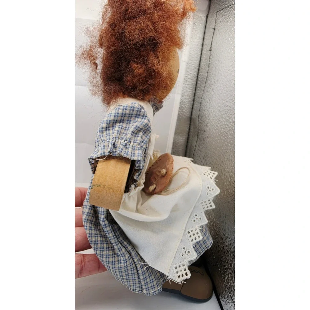 Lizzie High vtg 1989